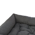 Bild in Galerie-Betrachter laden, Das Caliente Hundebett eckig von Trixie ist ideal für alle, die grossen Wert auf Komfort und Hygiene legen.