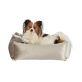 Bild in Galerie-Betrachter laden, Das Hundebett Malia bietet mit seiner Samt-Haptik und der Silikon-Füllung einen kuscheligen Rückzugsort für deinen Hund.