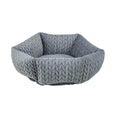 Bild in Galerie-Betrachter laden, Das runde Hundebett Liviabietet mit seiner samtigen Haptik und der weichen Polyestervlies-Füllung den ultimativen Komfort.