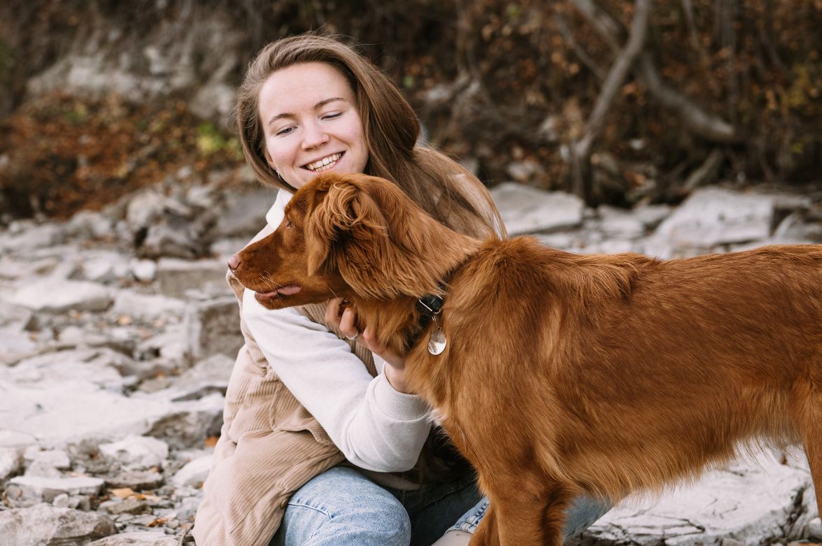 So stärkst du die Bindung zu deinem Hund: Aktivitäten für drinnen und draussen