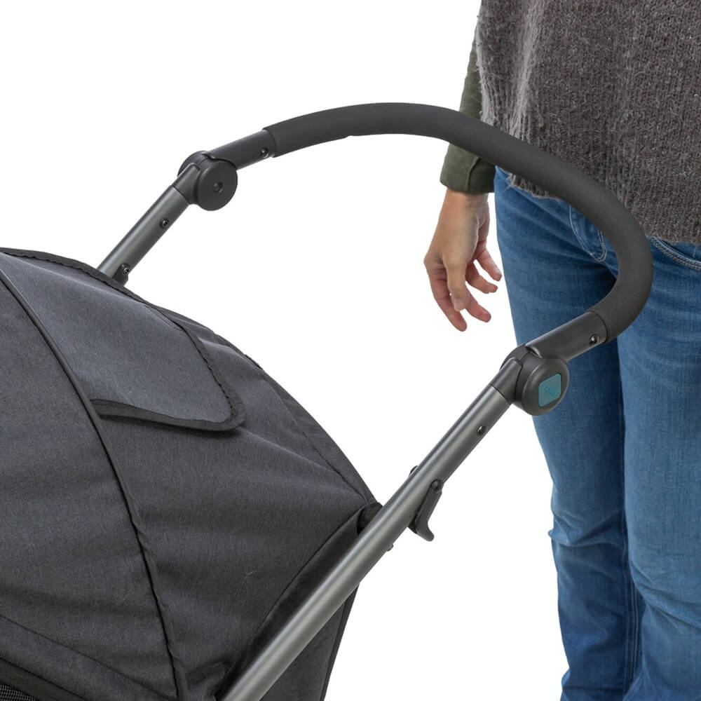 Der Buggy für Hunde in schwarz von Trixie ist die perfekte Lösung, wenn dein Vierbeiner nicht mehr so lange laufen kann oder sich unterwegs eine Pause wünscht.