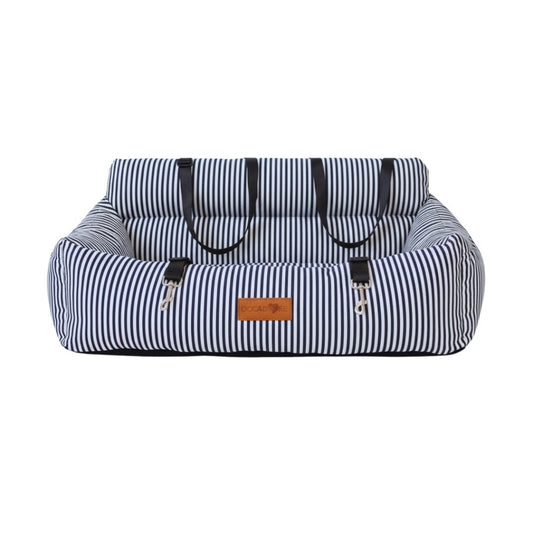 Mit dem kuscheligen und komfortablen Hunde Autositz geniesst dein Vierbeiner Sicherheit und Entspannung, egal ob auf kleiner oder grosser Fahrt.