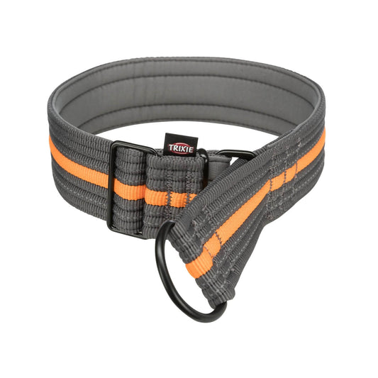 Das Fusion Zug-Stopp-Halsband sorgt für einen sicheren Halt, ohne unangenehm zu drücken. Die weiche Neoprenpolsterung schützt den empfindlichen Halsbereich deines Hundes – selbst bei plötzlichem Zug. 