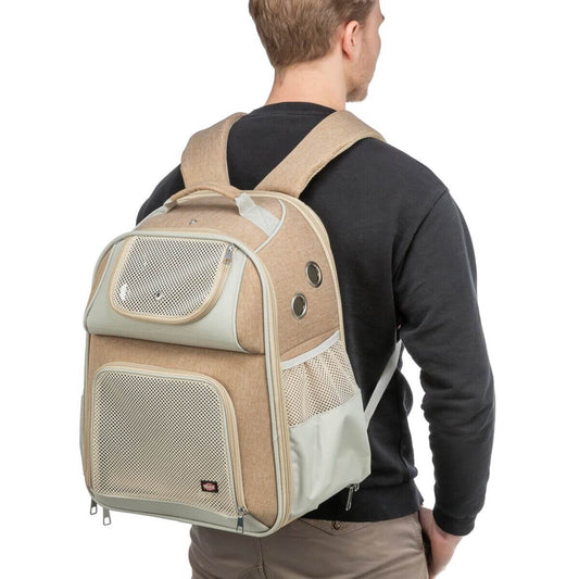Der Rucksack sorgt mit seinen Netzeinsätzen für perfekte Luftzirkulation, während die gepolsterte Bodenplatte in Lammfell-Optik für zusätzliche Bequemlichkeit sorgt. 