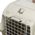 Bild in Galerie-Betrachter laden, Bringe deinen Hund sicher ans Ziel. Die Hunde-Transportbox Skudo 2 von Trixie ist die ideale Wahl für stressfreie und komfortable Reisen. Praktisch sowohl für kurze Ausflüge wie auch längere Reisen bietet die Box deinem Liebling ein Gefühl von Sicherheit und Behaglichkeit.
